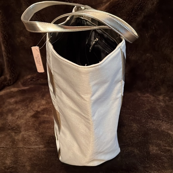NWT ❤️Victoria’s Secret Cream and Gold Tote Bag. Never been used and PRETTY ❤️❤️ - Picture 4 of 8